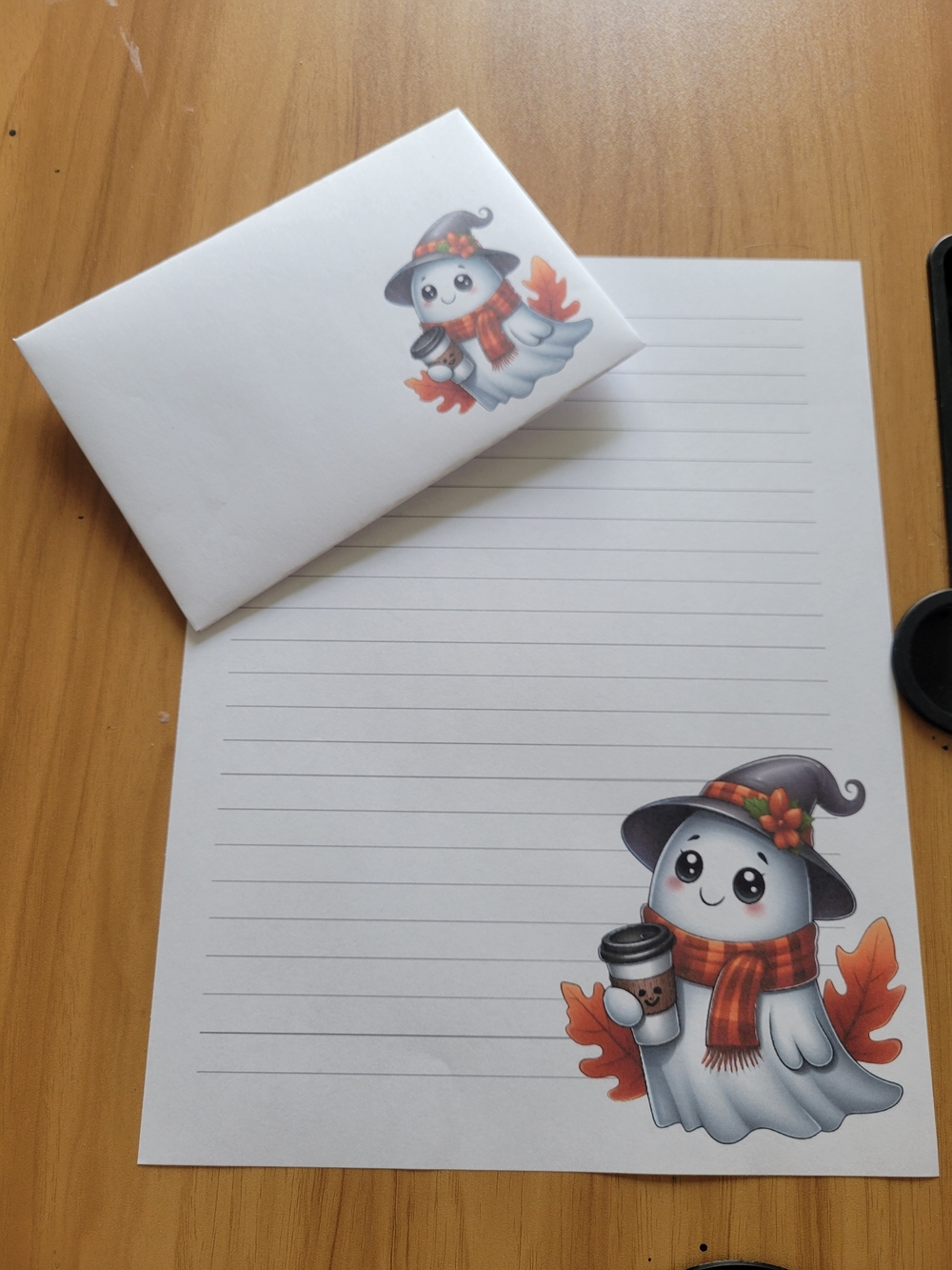 🧋NEW🧋 24pc Cute Ghost Autumn Letter Paper Set with Envelope - White